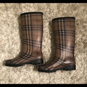 Classic Burberry rain boots